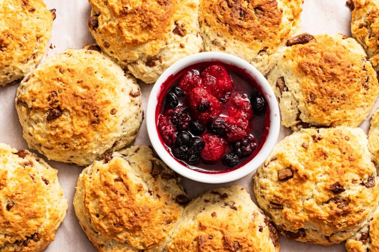 Tear-and-Share Drop Scones With Baked Berry Compote. MUST CREDIT: Photo by Scott Suchman for The Washington Post.