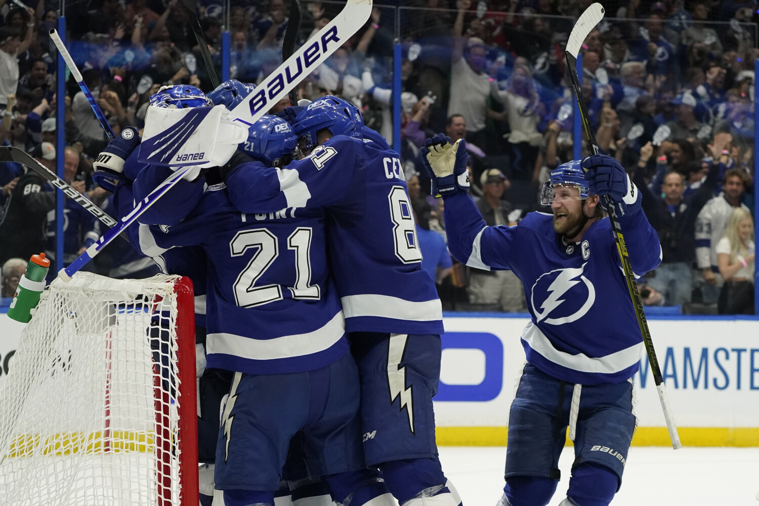 NHL playoffs: Lightning beat Islanders 1-0 in Game 7, advance to