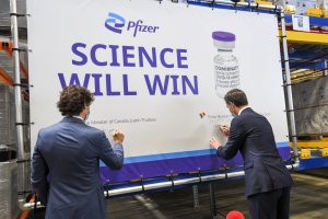 Alexander de Croo and Justin Trudeau visit Pfizer