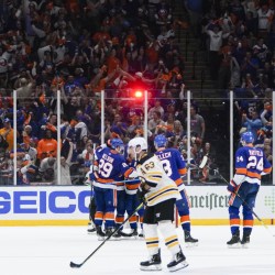 Bruins_Islanders_Hockey_02340