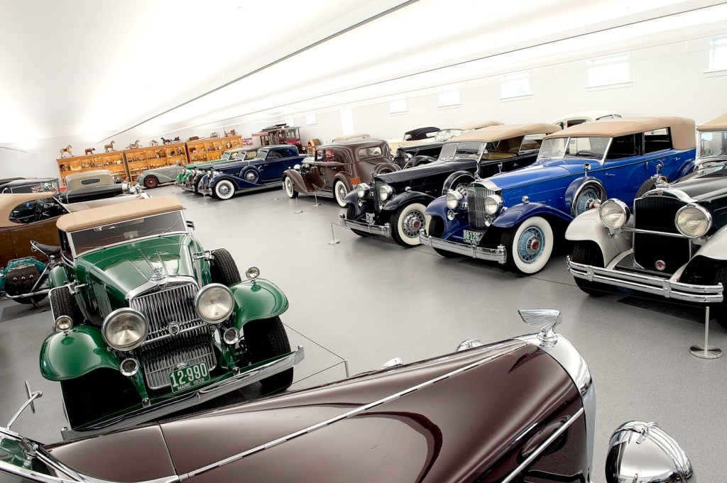 The Collection Paris - Exclusive car collectors' club