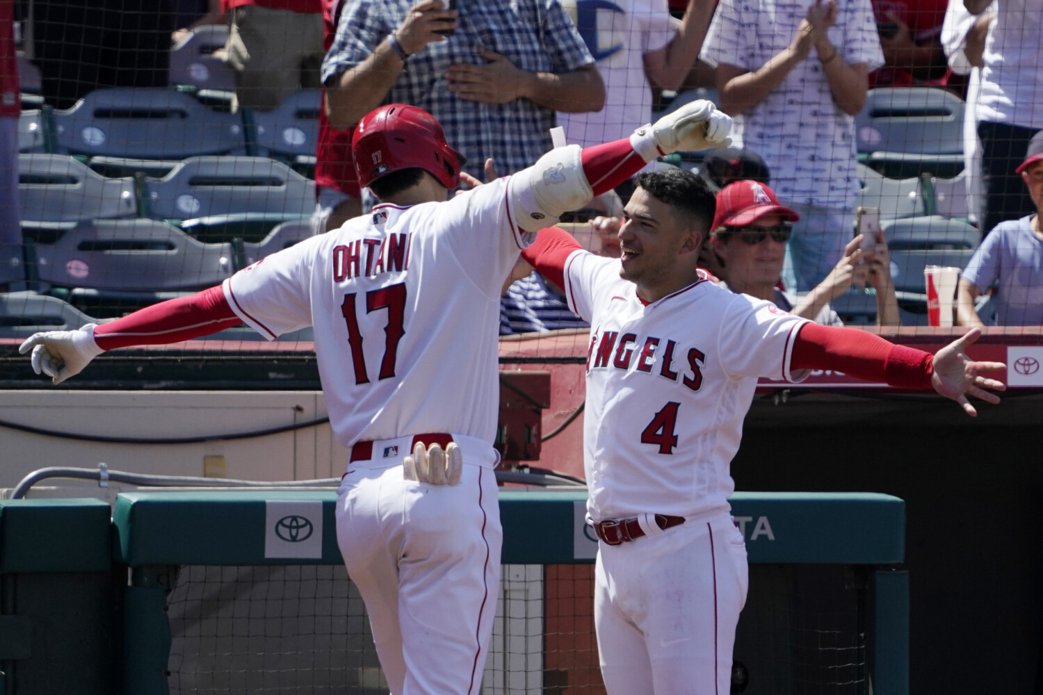 Ohtani's 2-out, 2-run HR in 9th sends Angels over Red Sox 6-5