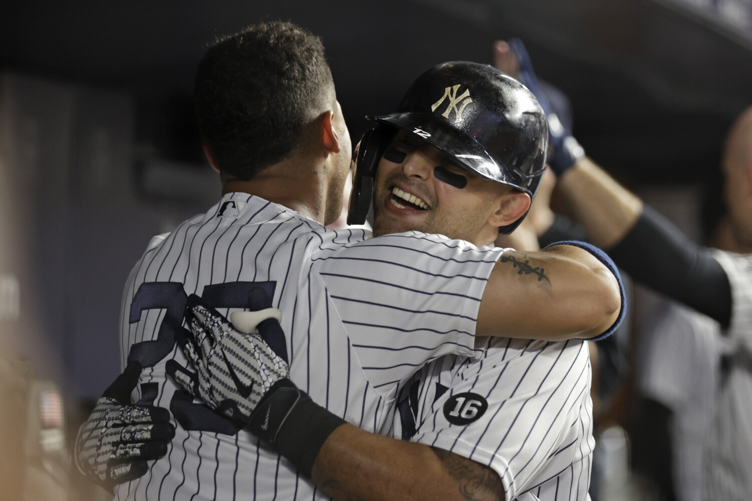 Rougned Odor, Yankees rally in 8th, end Boston's 4-game win streak