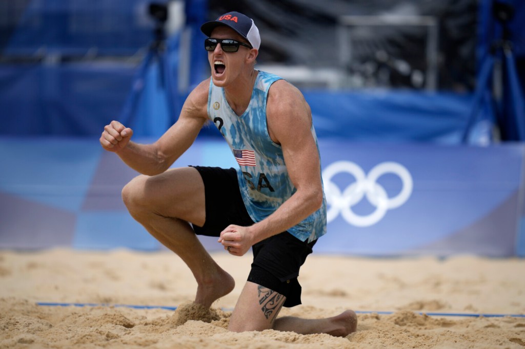 Olympics roundup: New U.S. beach volleyball partners win again