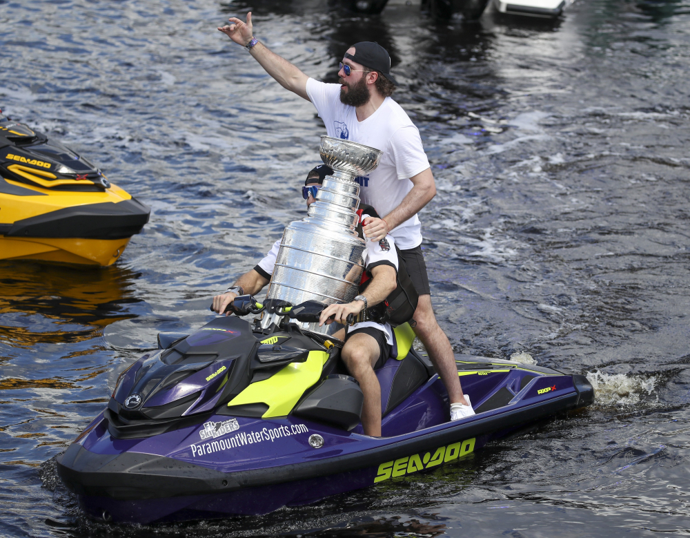 Tampa Bay Lighting celebrate Stanley Cup with boat parade