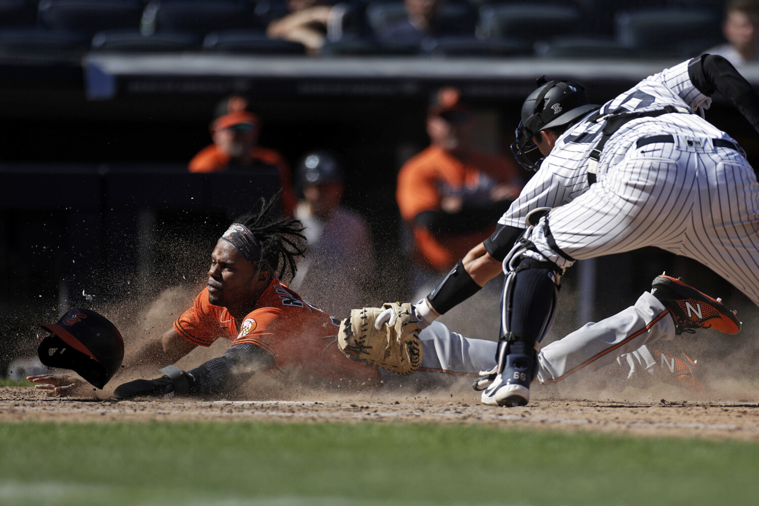 MLB roundup: Twins snap historic playoff losing streak