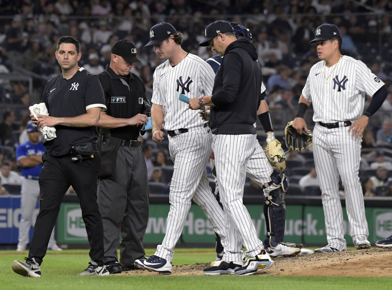 Aaron Judge exits with injury vs. Royals