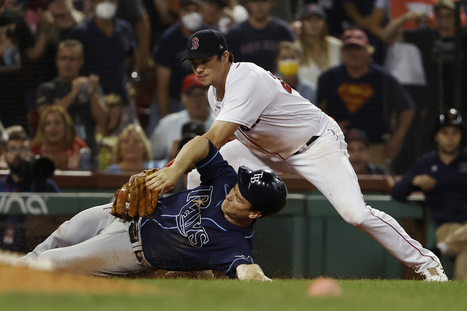 Hunter Renfroe homers, throws out tying run as Red Sox defeat Rays