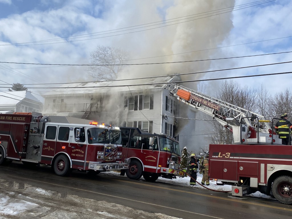 Fire strikes Bowdoinham apartment building
