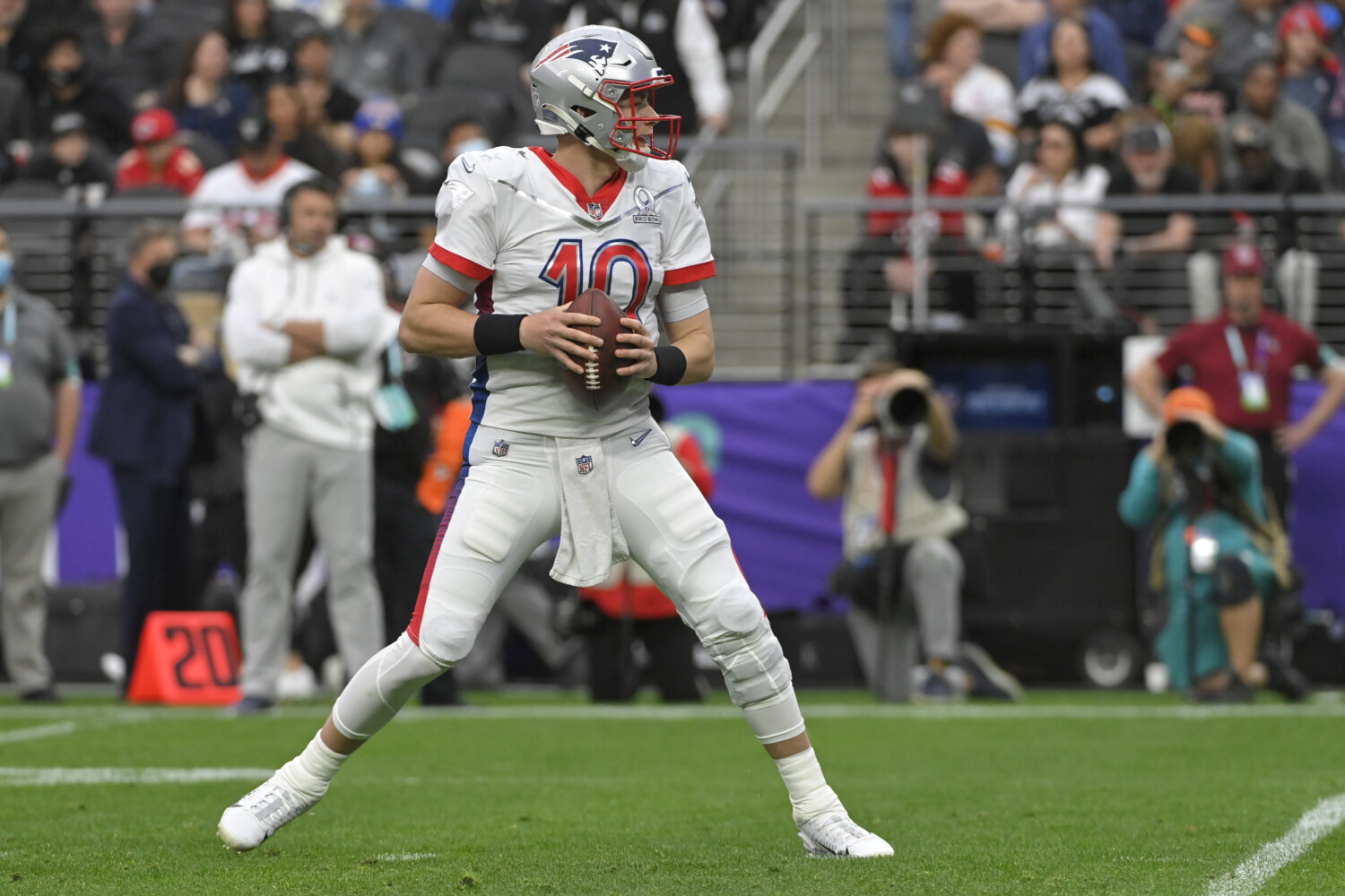 Justin Herbert earns offensive MVP award, leads AFC to 41-35 win in NFL Pro  Bowl 
