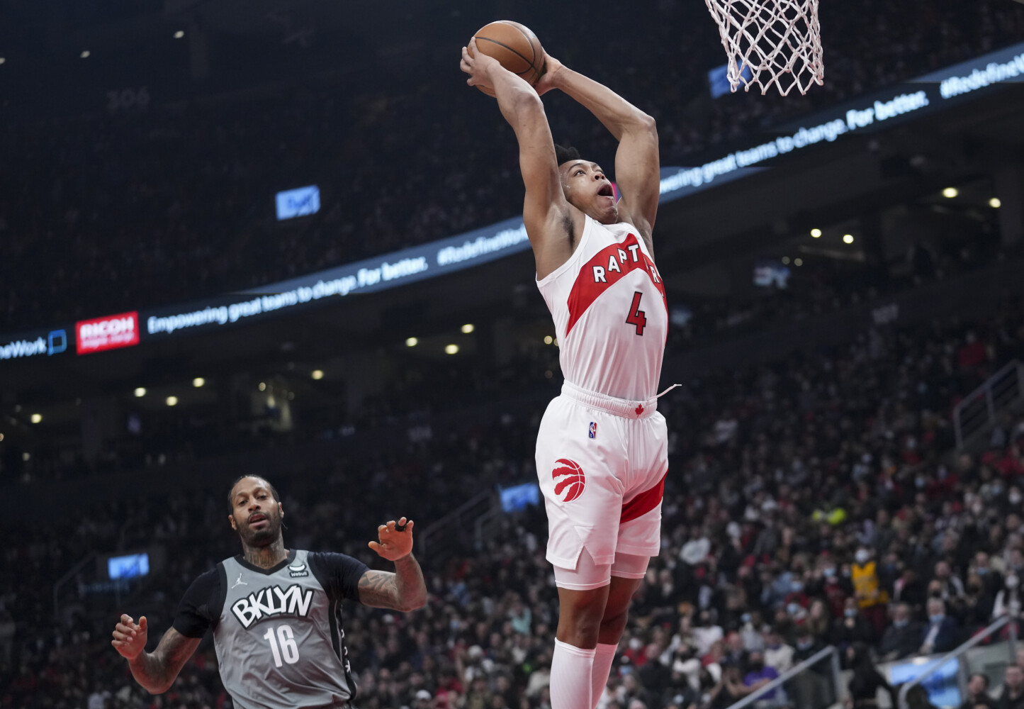 Kuzma scores 30, Wizards beat Raptors to edge closer in East