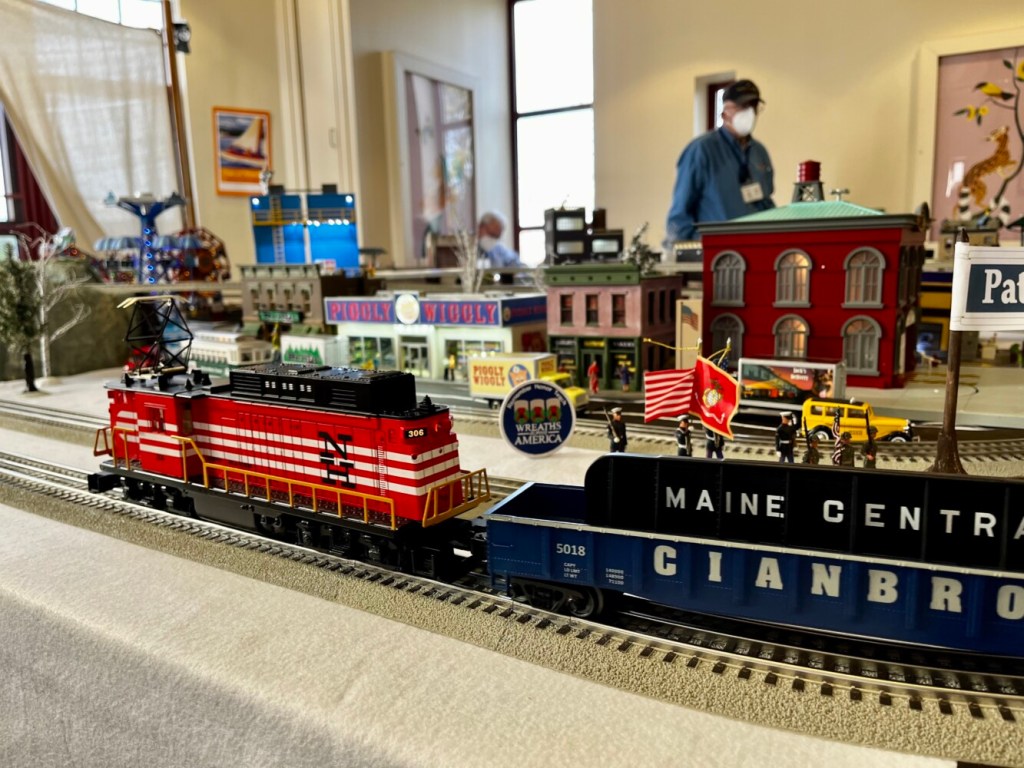 Model train group captivates Midcoast kids