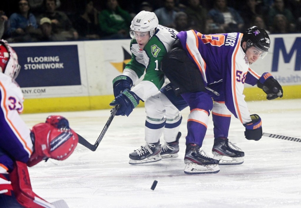 ECHL playoffs: Mariners beat Reading, 4-0, to even series at 2-2