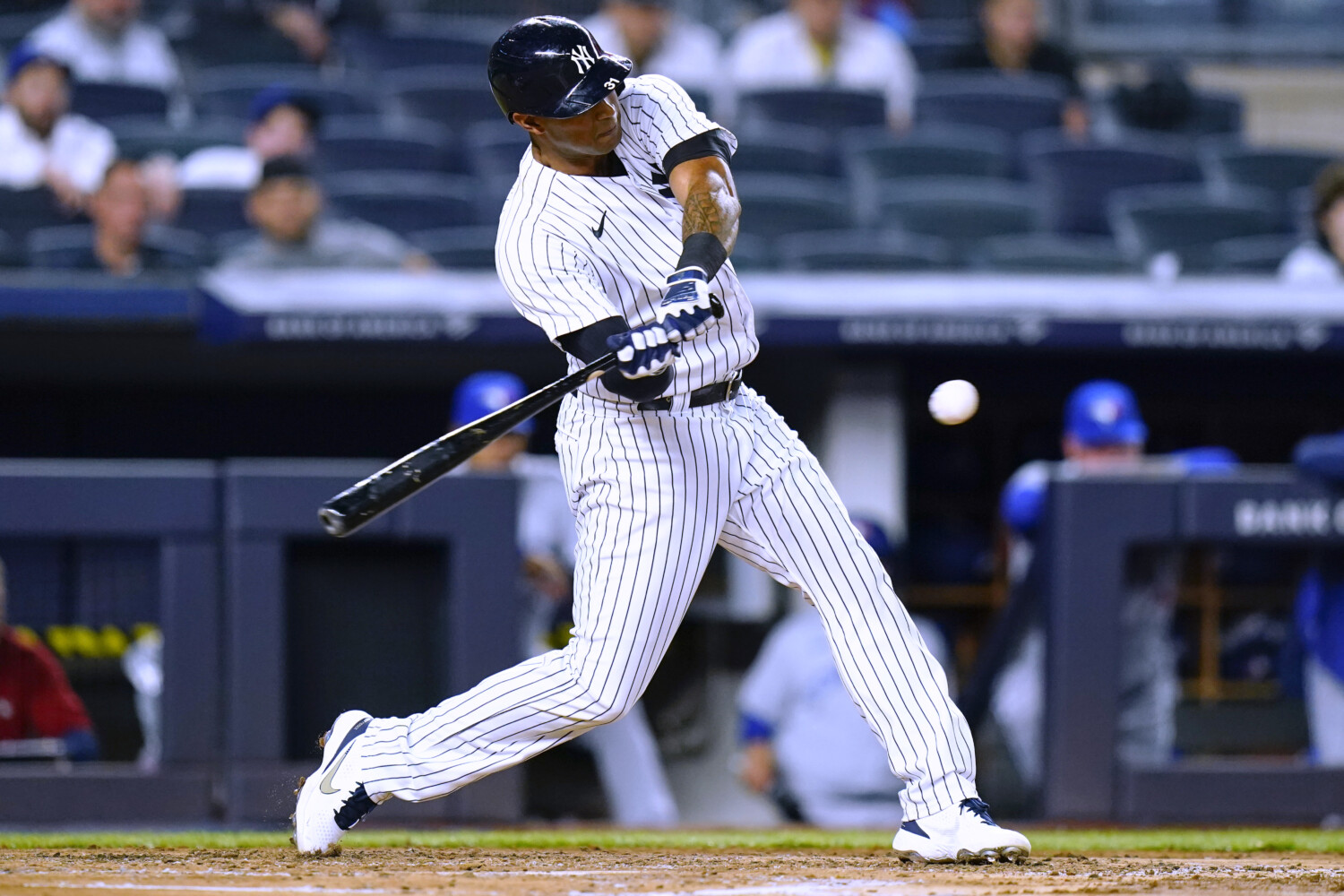 Did Dodgers make a mistake not picking up Aaron Hicks after Yankees release?