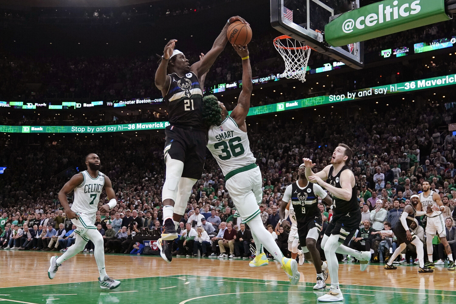 NBA notebook: Former Celtics star Rajon Rondo raves about new guard Jrue  Holiday