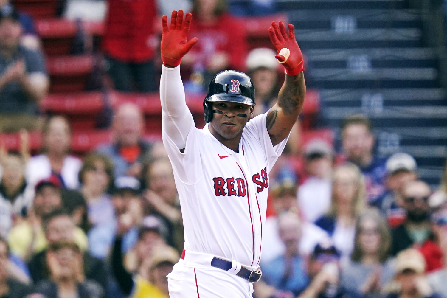 RED SOX NOTEBOOK: Ortiz back at first base