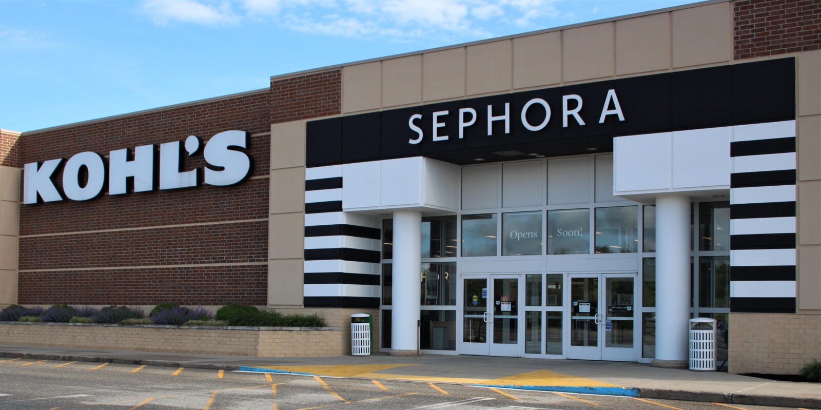In Search of Growth, Kohl's Expands Sephora Shops to All Stores - The New  York Times