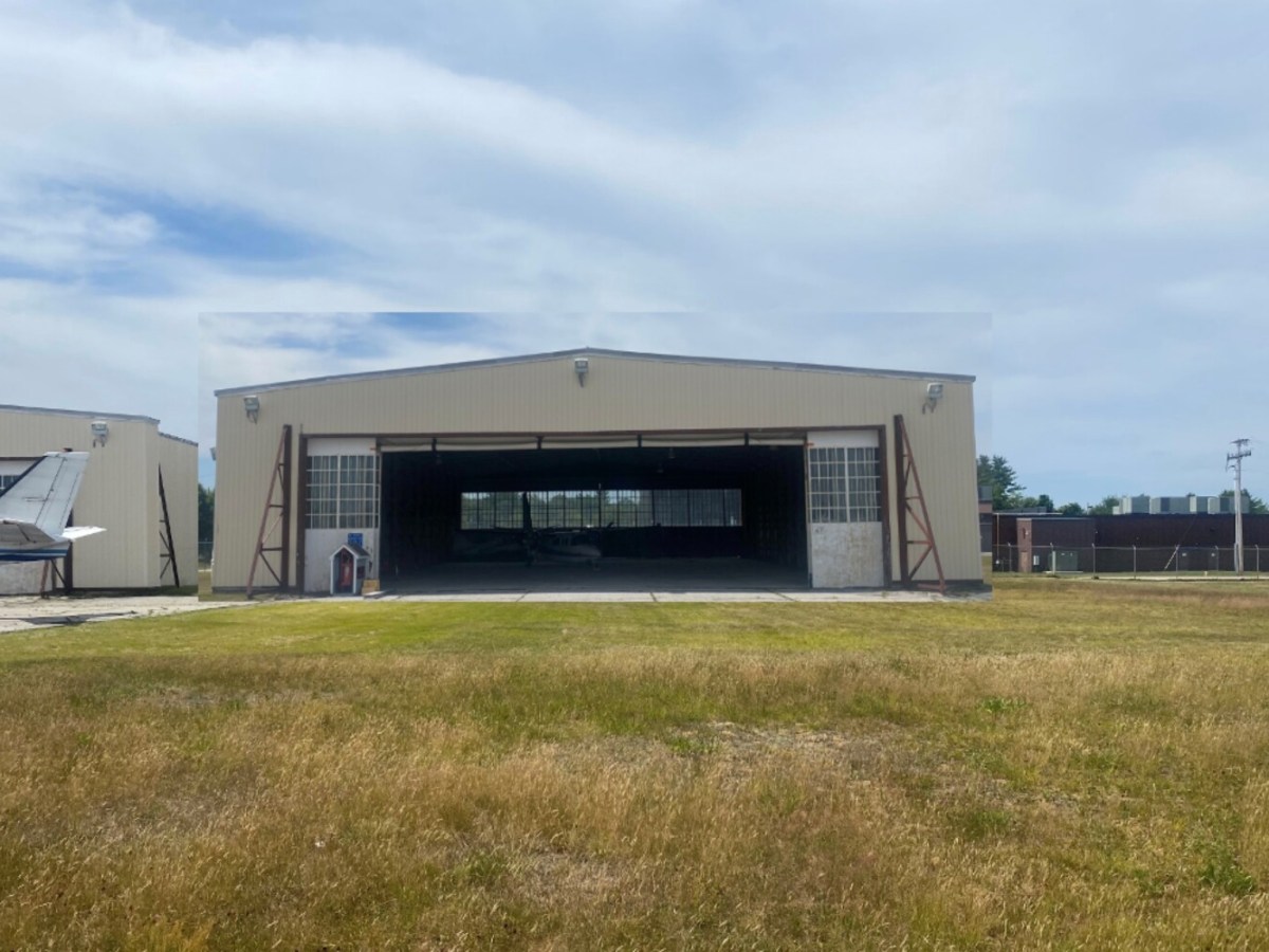 Auburn-Lewiston airport hangar