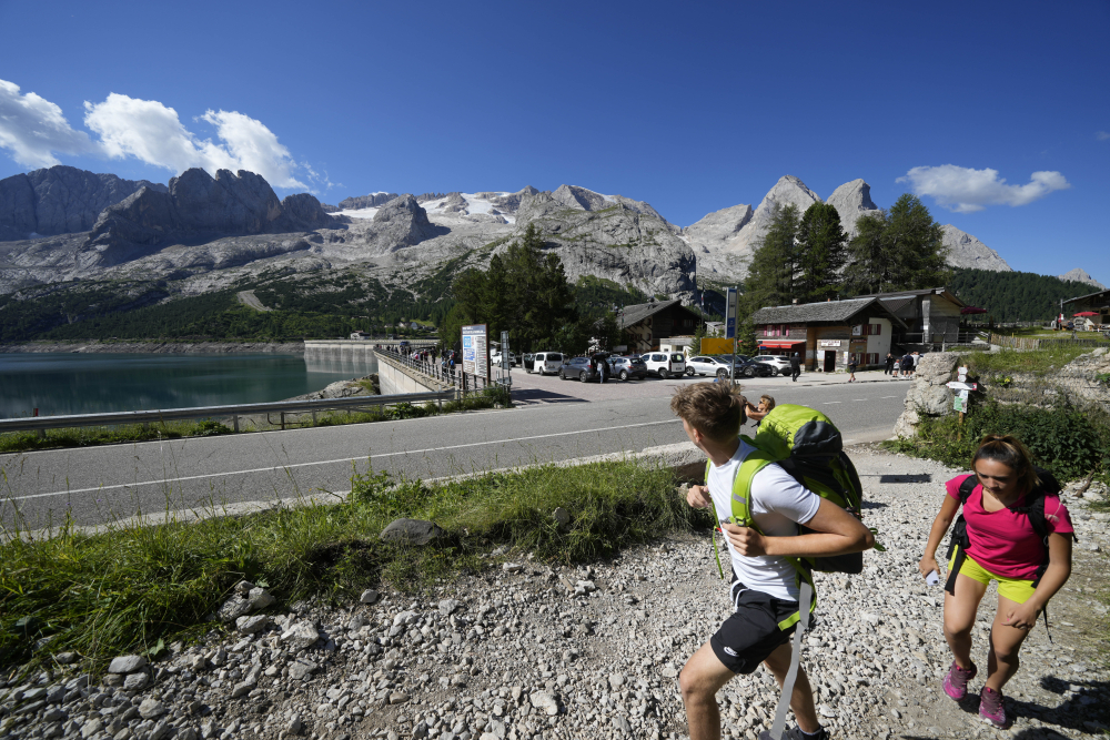 Italy Glacier Hikers Killed