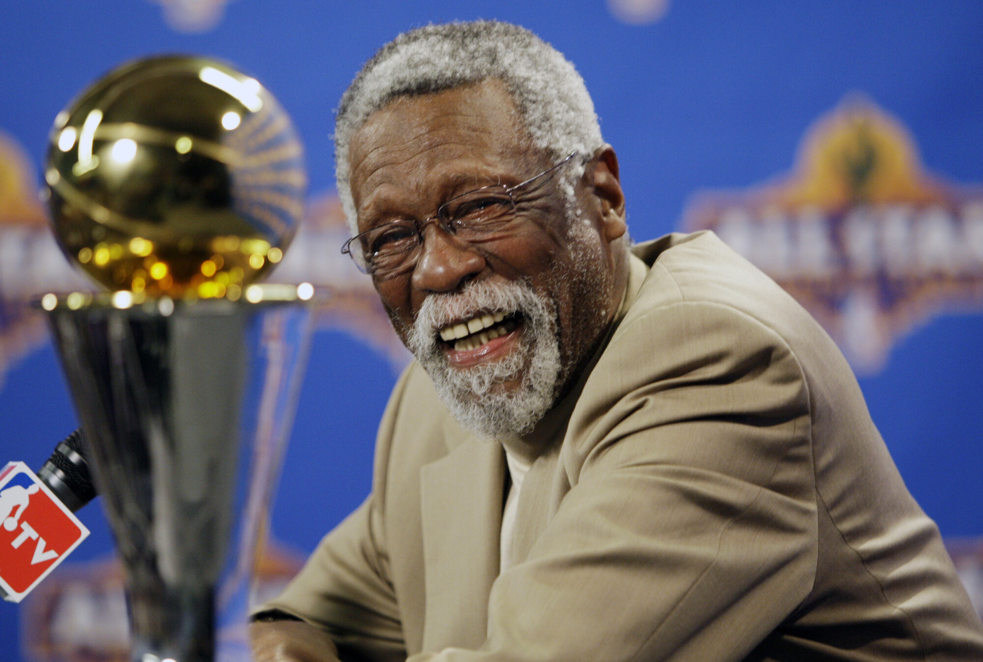 Celtics add No. 6 in parquet paint to honor Bill Russell