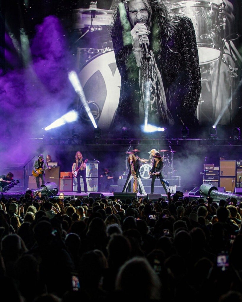 At Fenway Park, Aerosmith delivers a rocking good time