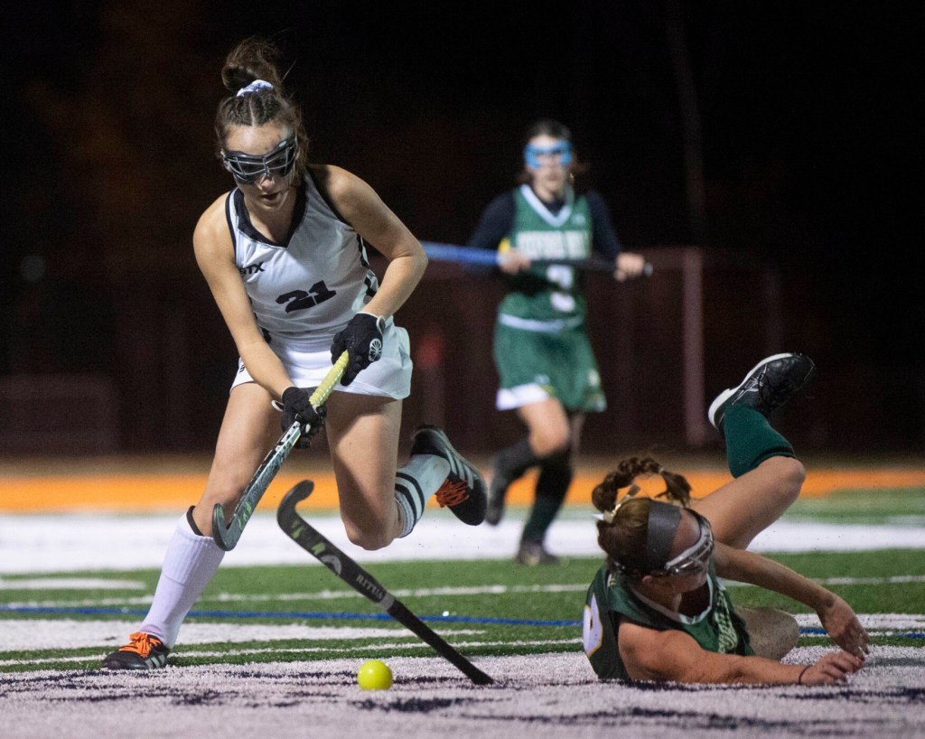 Winthrop defends Class C state field hockey title with overtime win against MCI