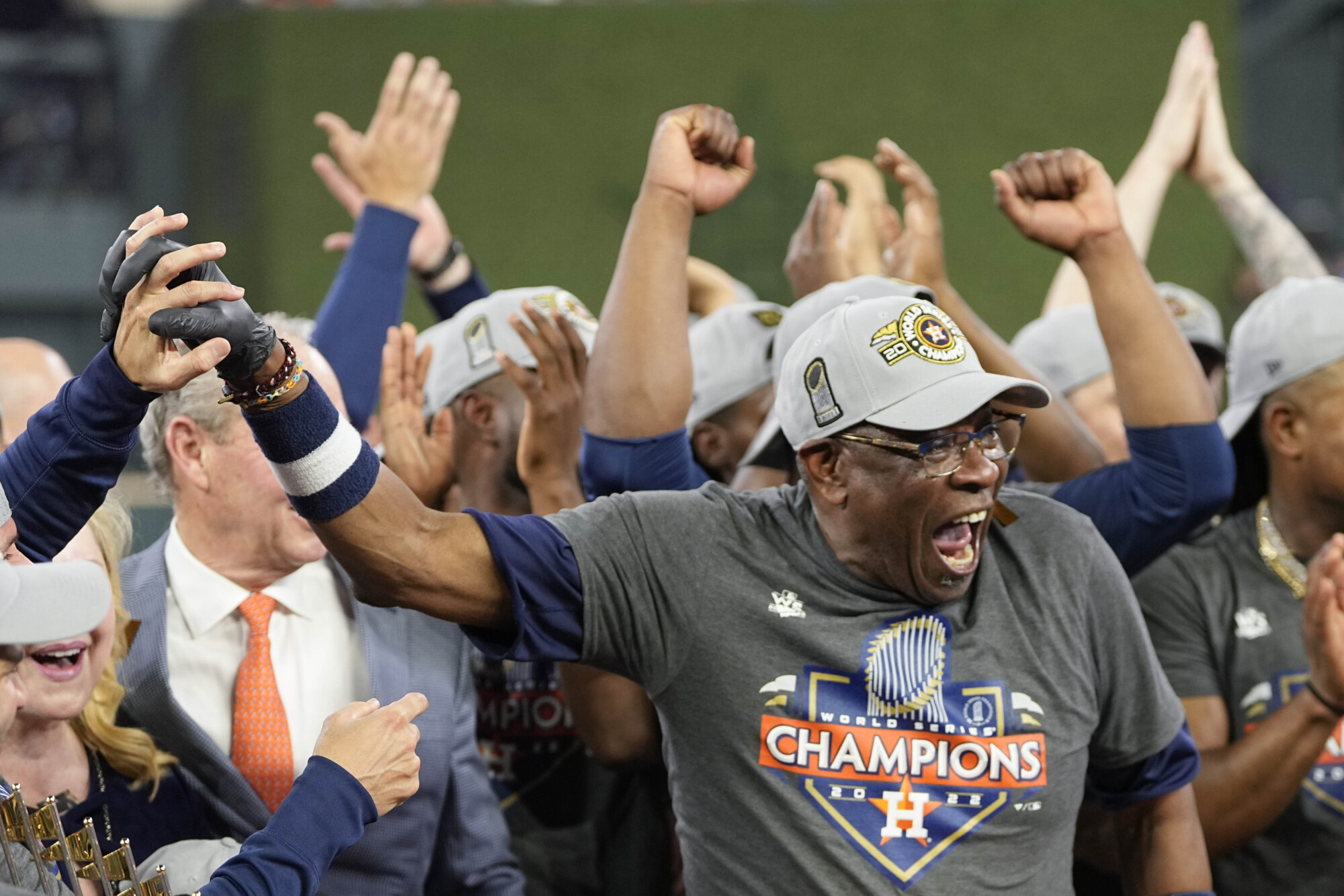 Dusty Baker to return as Astros manager after winning World Series