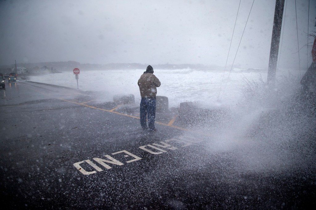 Storm approaching Maine: High winds, power outages, snow, and flooding  likely