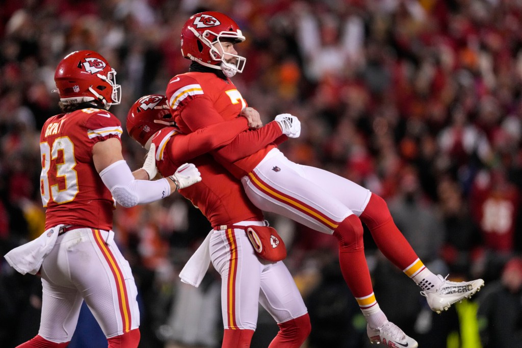 Chiefs edge Bengals, 23-20, return to Super Bowl