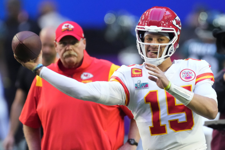 Patrick Mahomes earns yet another pay raise from the Chiefs - The Boston  Globe