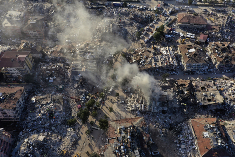 Turkey Quake Japan Shared Tragedy