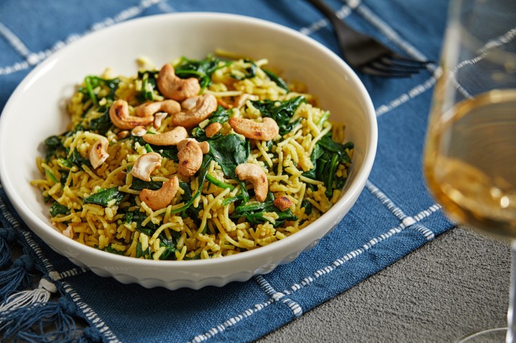 Vermicelli Rice with Spinach and Cashews