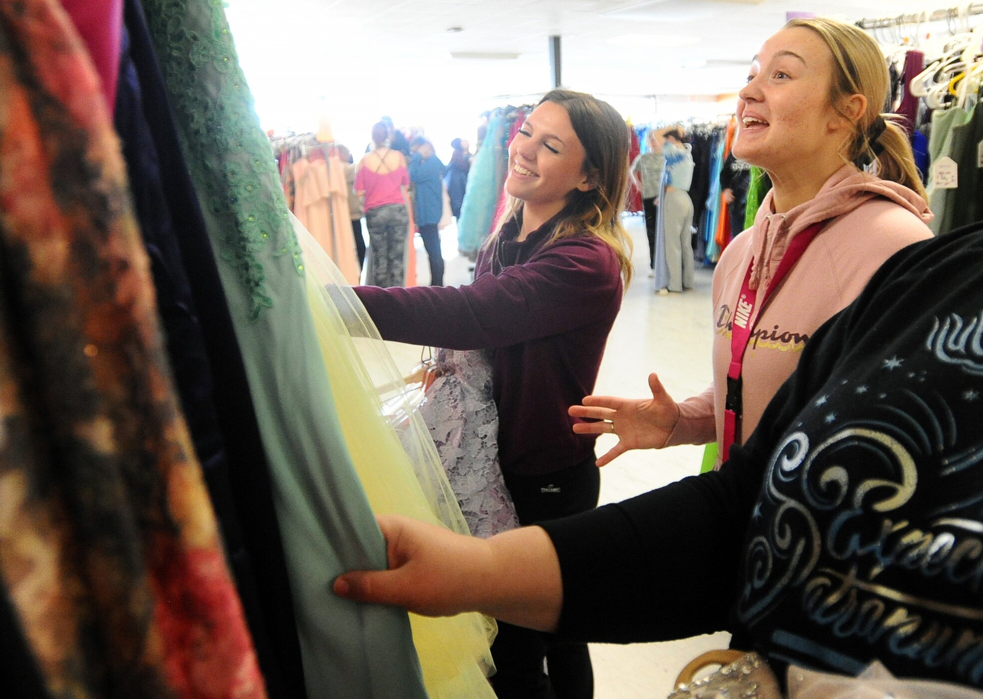 Cinderella stories Maine teens flock to Gardiner for prom dress