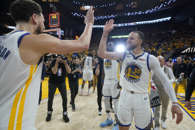 Stephen Curry and Warriors roll in Game 5 as series heads back to