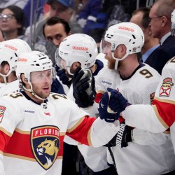 Panthers beat Leafs in Game 1; Knies scores first NHL goal