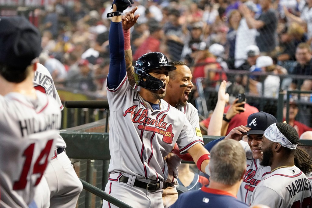 Braves beat Pirates 4-2, extend NL-best winning streak to 9 - West