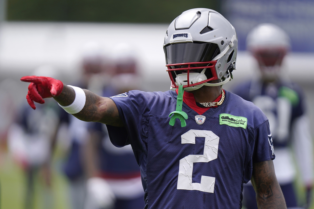 Defensive back Jalen Mills becomes latest Patriot to switch to