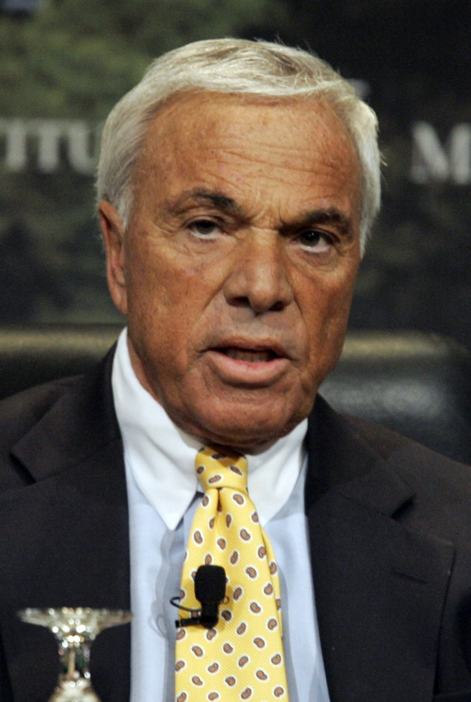Angelo Mozilo, Countrywide Financial CEO blamed in 2008 mortgage crisis, dies at 84 - Vimarsana News