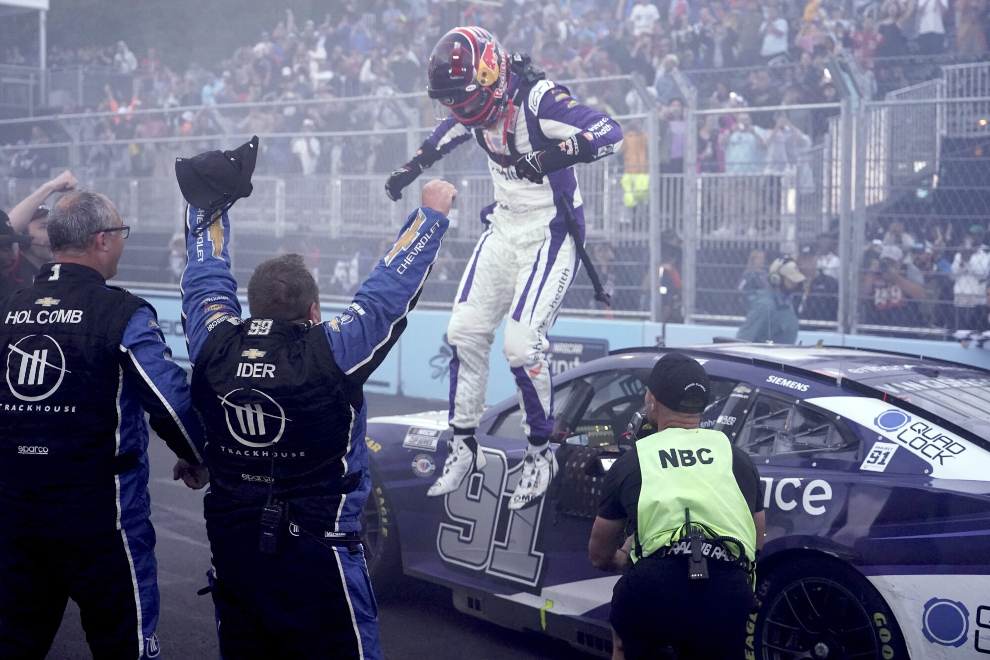 Denny Hamlin wins pole for NASCAR Cup Series' first street race in downtown  Chicago