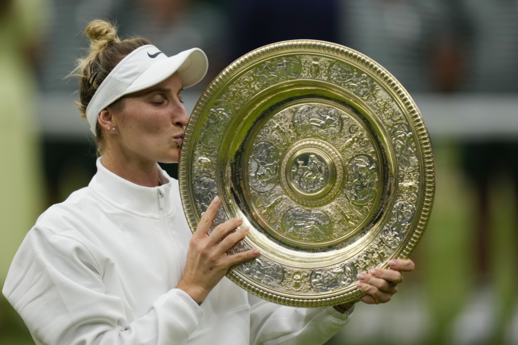 Marketa Vondrousova wins Wimbledon women's final for 1st Grand Slam title