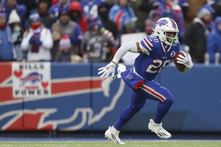 Bills' Nyheim Hines to miss season after suffering knee injury on