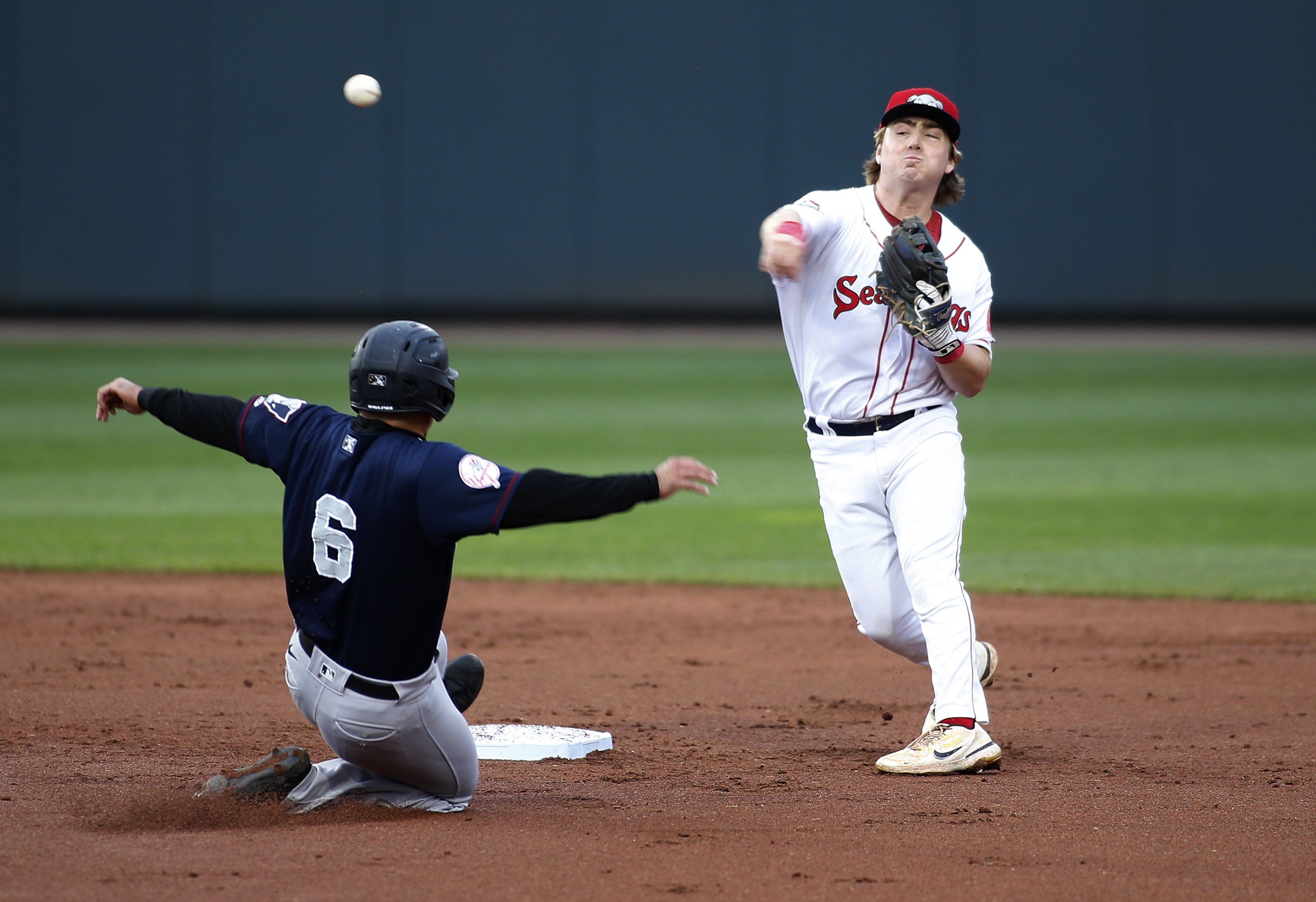 Mariners rebound from being no-hit with 5-4 win at Rangers - The