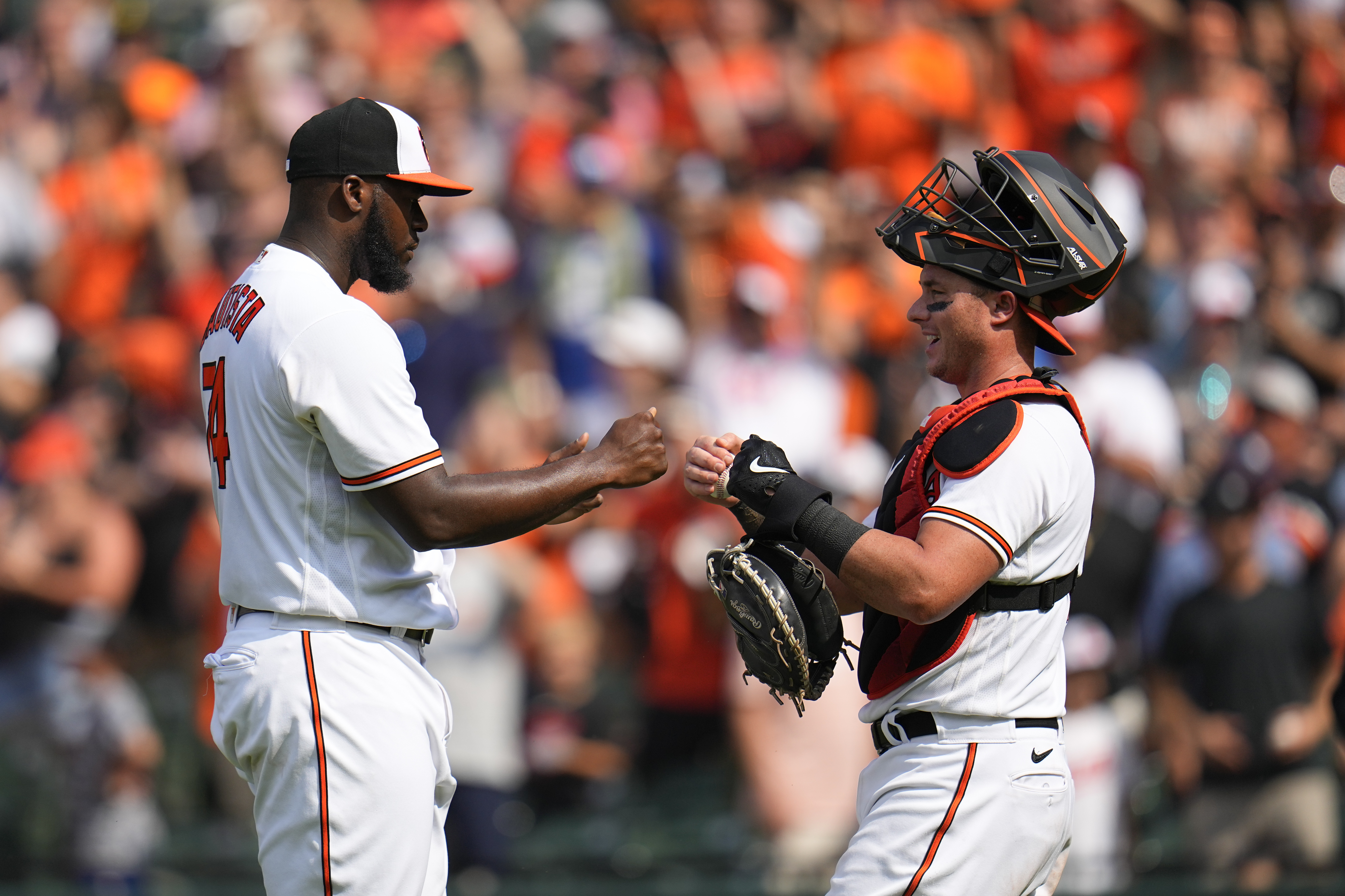 MLB roundup: Orioles solidify AL East lead by sweeping Mets - Vimarsana News