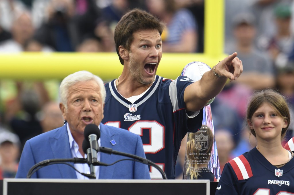 Tom Brady's shadow looms over Patriots as season begins