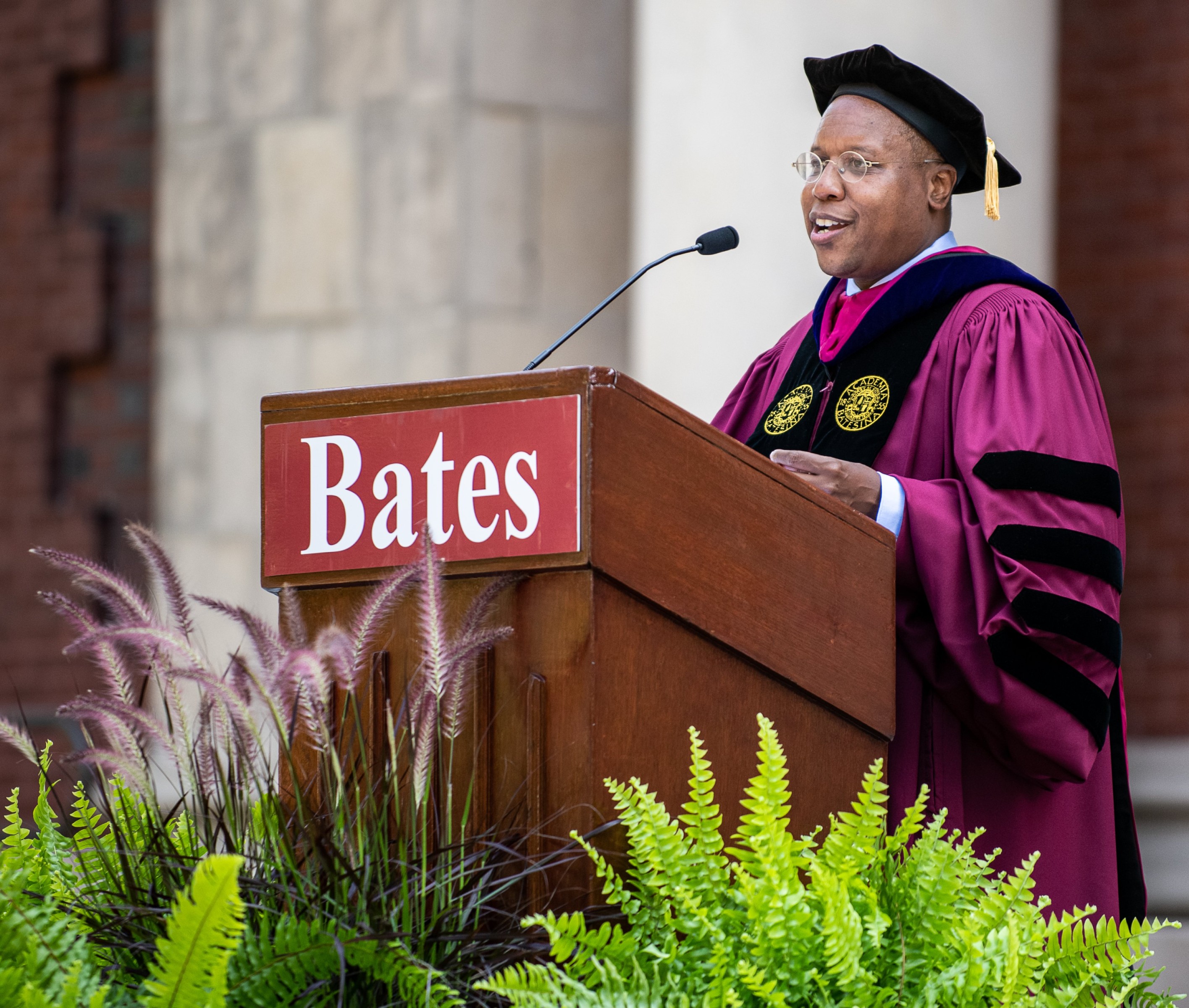 New president welcomes new class at Bates College - Vimarsana News