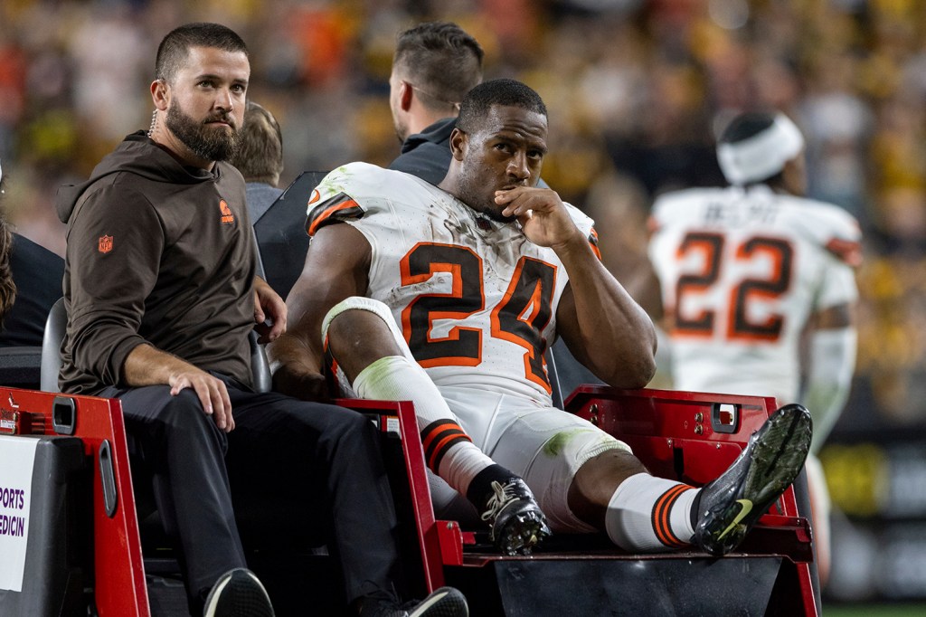 NFL notebook: Nick Chubb's knee injury too gruesome for 'Monday Night  Football' replay