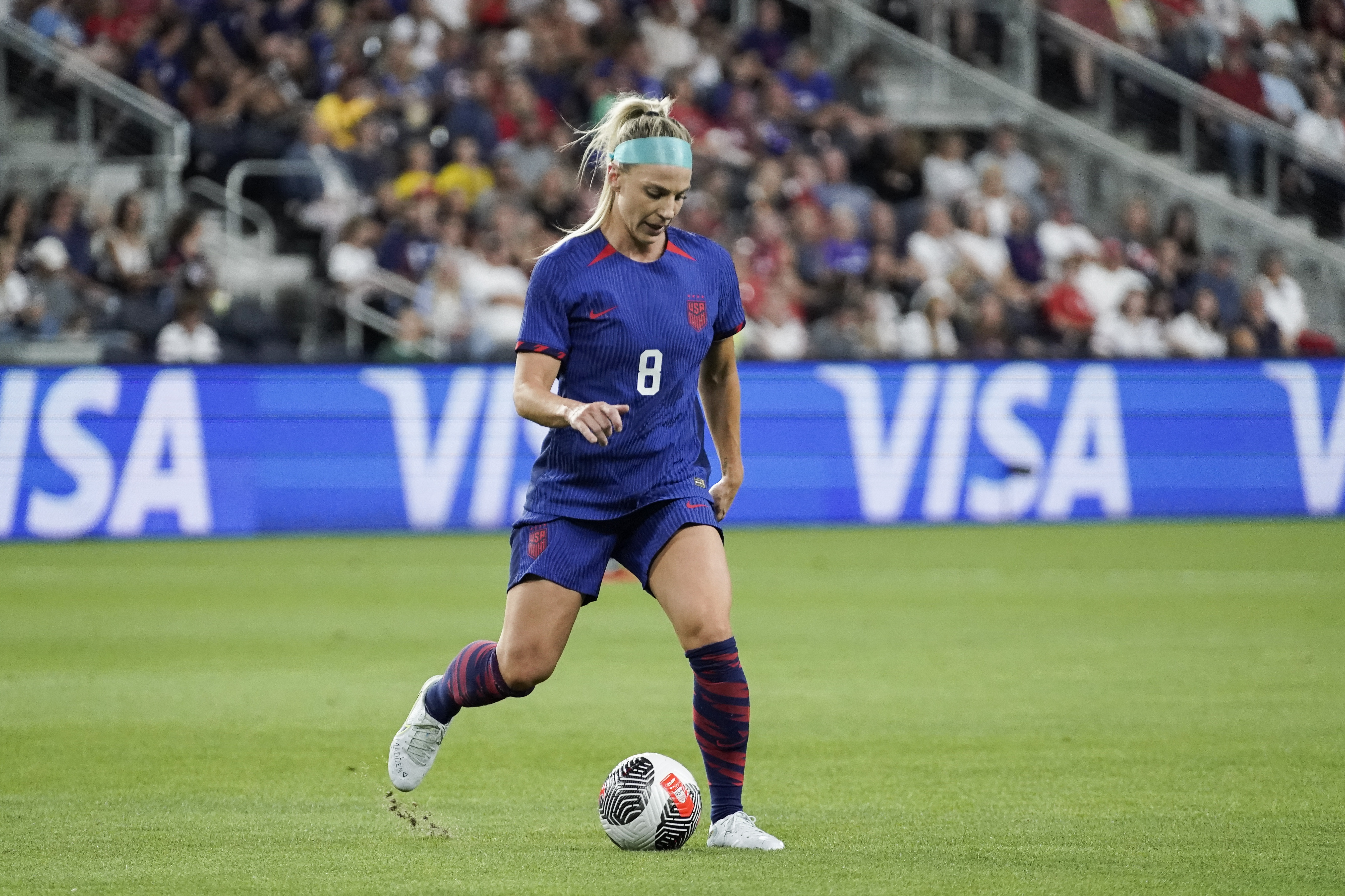 Julie Ertz says goodbye to U.S. national team during emotional finale - Vimarsana News