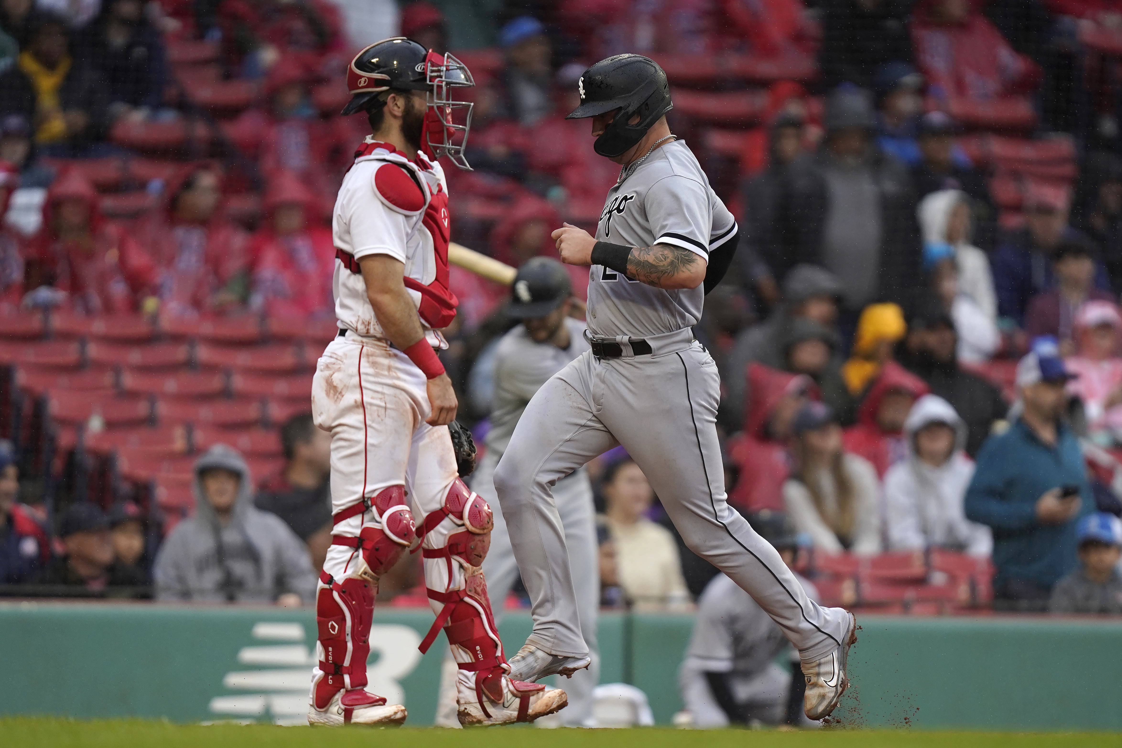 White Sox beat Rays, close playoff deficit to 2-1