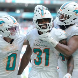 NFL roundup: Dolphins score 70 points in routing Broncos