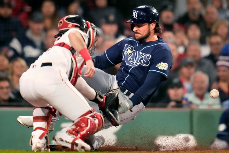 Rays hang on to beat Red Sox, 9-7